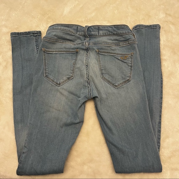 Hollister Jean’s - Picture 5 of 5